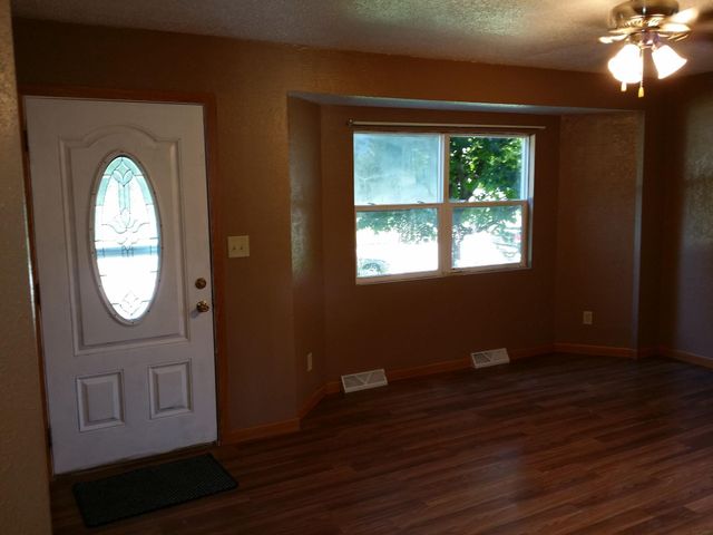 422 Hartman Ave., Waterloo, IA 50701