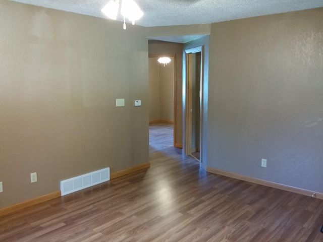 422 Hartman Ave., Waterloo, IA 50701