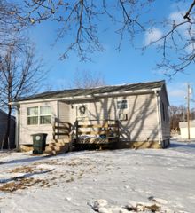 422 Hartman Ave., Waterloo, IA 50701