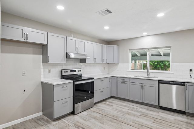 3049 Ravine Trail, Carrollton, TX 75007