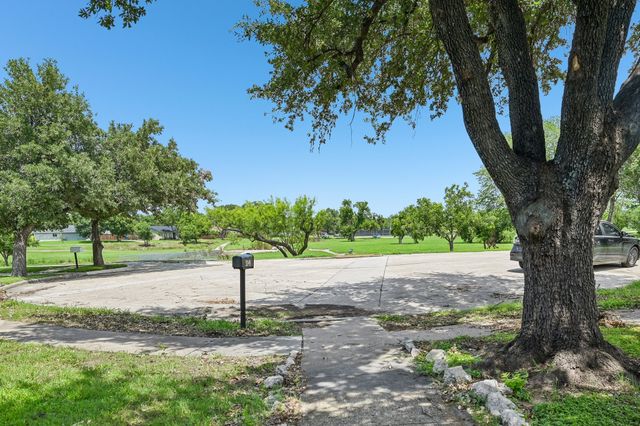 3049 Ravine Trail, Carrollton, TX 75007