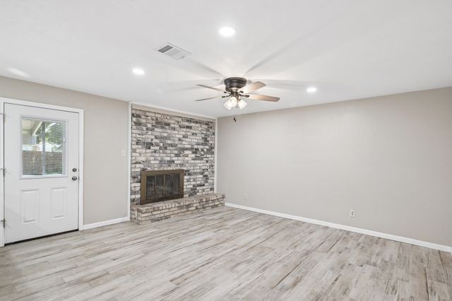 3049 Ravine Trail, Carrollton, TX 75007
