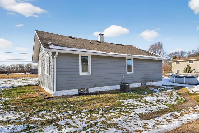 6498 S 200 E, Markleville, IN 46056