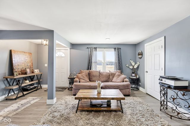 6498 S 200 E, Markleville, IN 46056