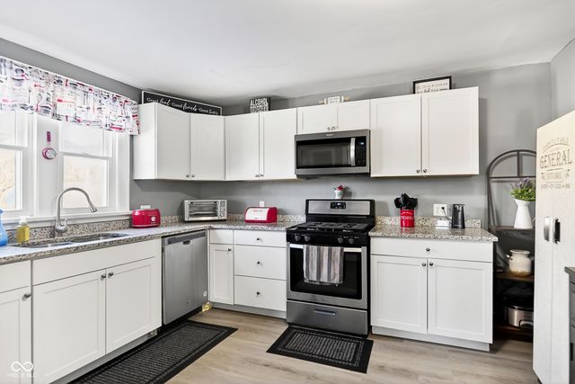 6498 S 200 E, Markleville, IN 46056