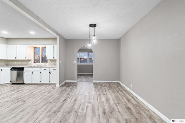 102 Hillcrest Avenue, Bellevue, NE 68005