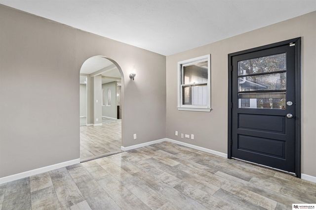 102 Hillcrest Avenue, Bellevue, NE 68005