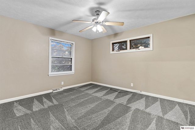 102 Hillcrest Avenue, Bellevue, NE 68005