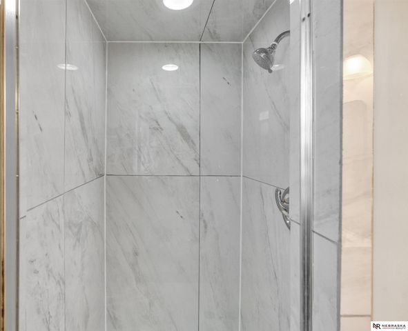 102 Hillcrest Avenue, Bellevue, NE 68005