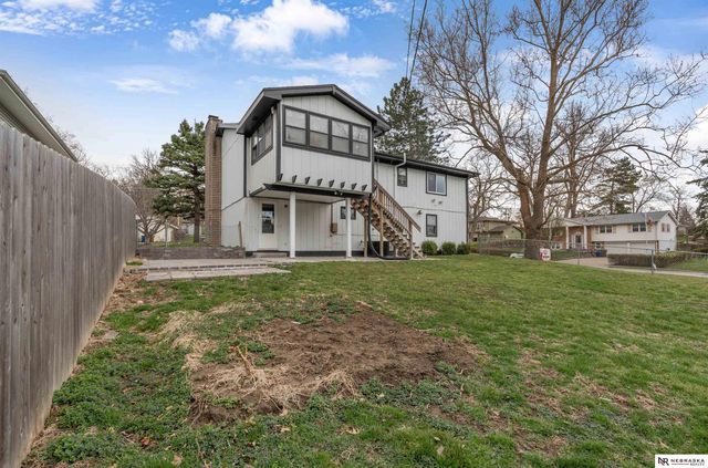 102 Hillcrest Avenue, Bellevue, NE 68005