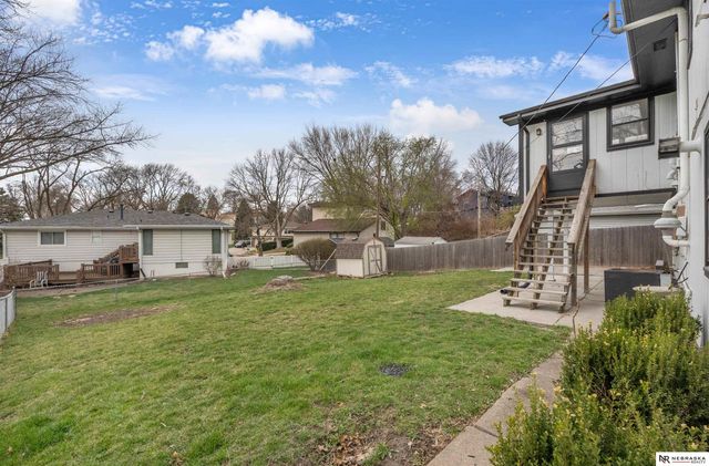 102 Hillcrest Avenue, Bellevue, NE 68005