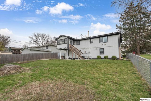 102 Hillcrest Avenue, Bellevue, NE 68005