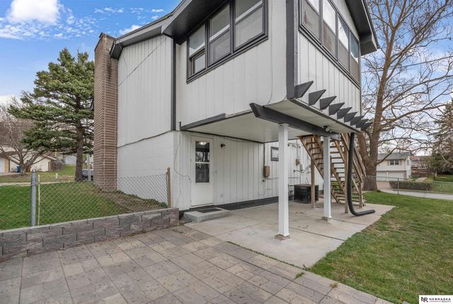 102 Hillcrest Avenue, Bellevue, NE 68005