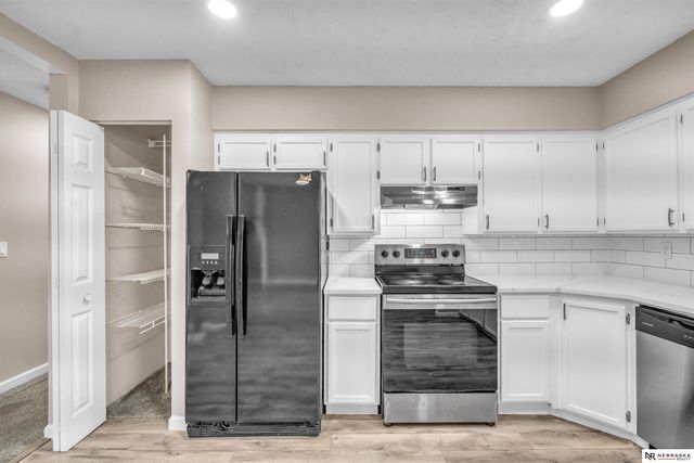 102 Hillcrest Avenue, Bellevue, NE 68005