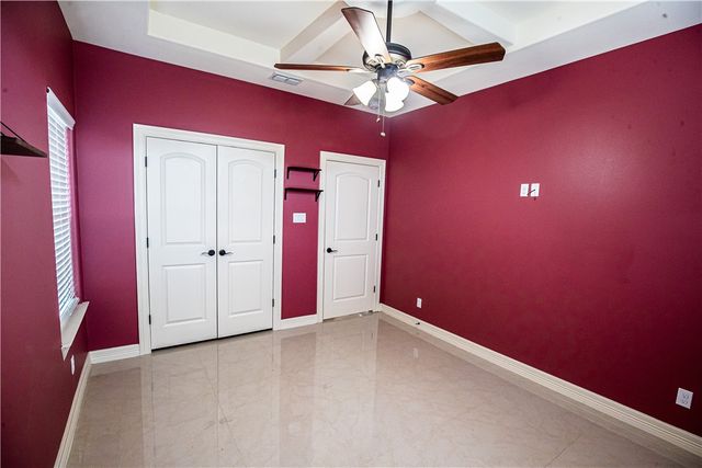 1802 The Park Dr, Kingsville, TX 78363