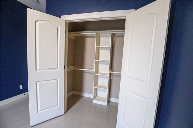 1802 The Park Dr, Kingsville, TX 78363