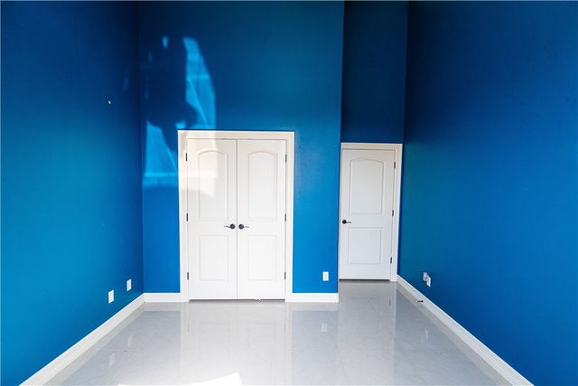 1802 The Park Dr, Kingsville, TX 78363