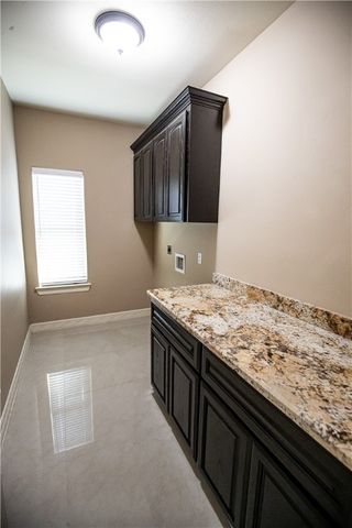 1802 The Park Dr, Kingsville, TX 78363