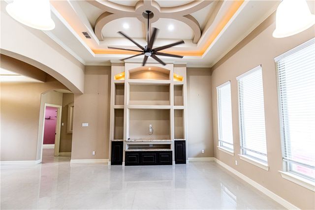 1802 The Park Dr, Kingsville, TX 78363