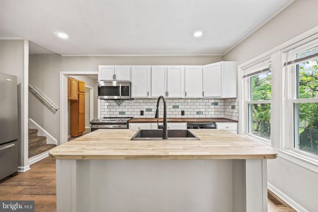 1 SUSSEX ST, Ewing, NJ 08638