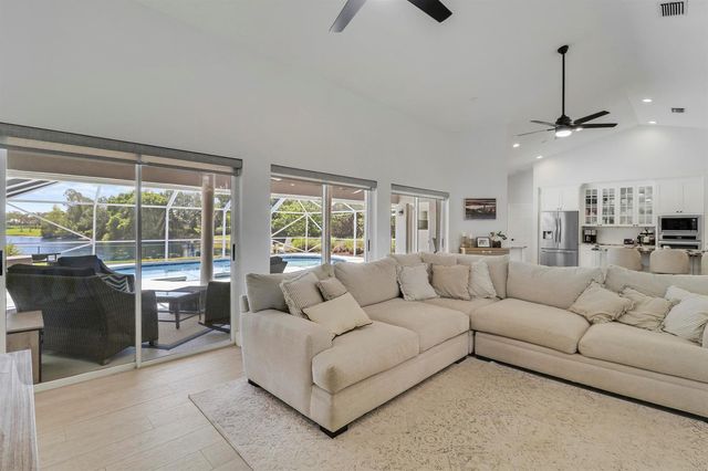 550 SE Ashley Oaks Way, Stuart, FL 34997