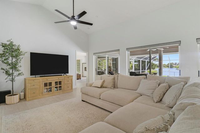 550 SE Ashley Oaks Way, Stuart, FL 34997