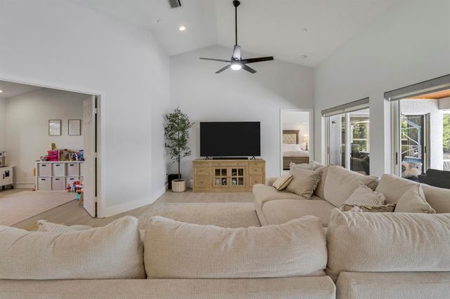 550 SE Ashley Oaks Way, Stuart, FL 34997