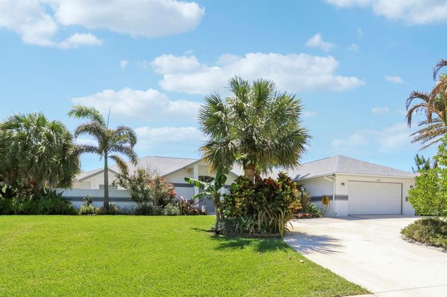 550 SE Ashley Oaks Way, Stuart, FL 34997
