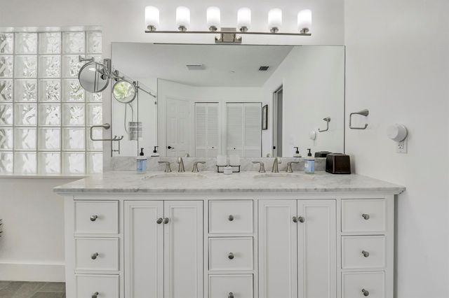 550 SE Ashley Oaks Way, Stuart, FL 34997