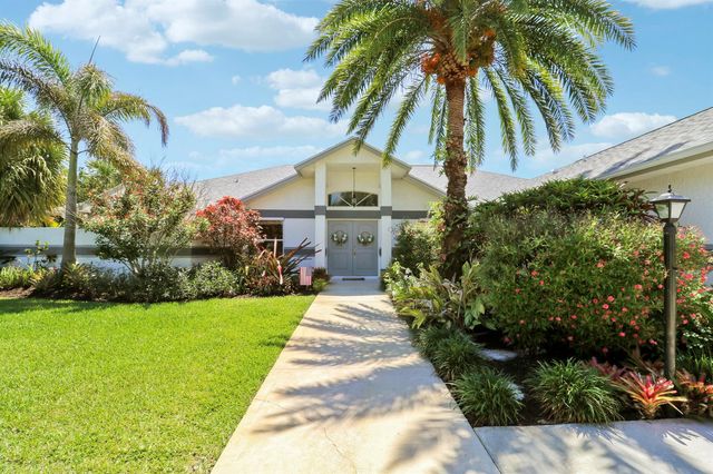 550 SE Ashley Oaks Way, Stuart, FL 34997
