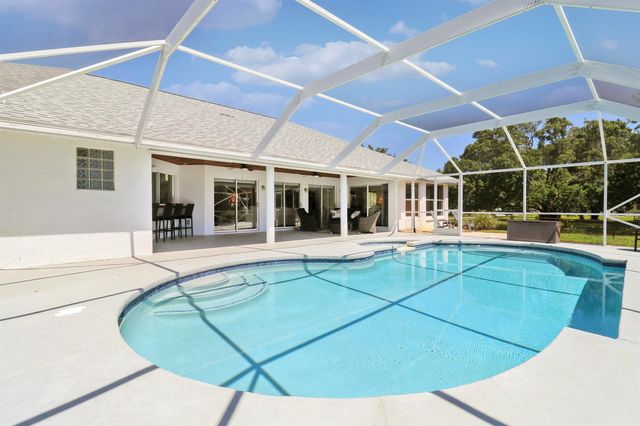 550 SE Ashley Oaks Way, Stuart, FL 34997