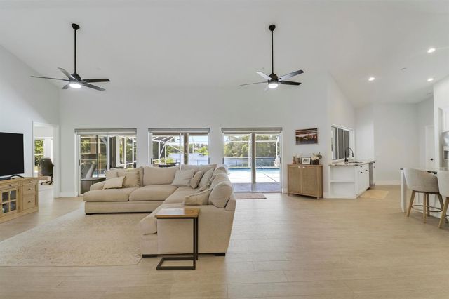 550 SE Ashley Oaks Way, Stuart, FL 34997