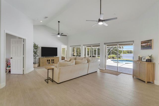 550 SE Ashley Oaks Way, Stuart, FL 34997
