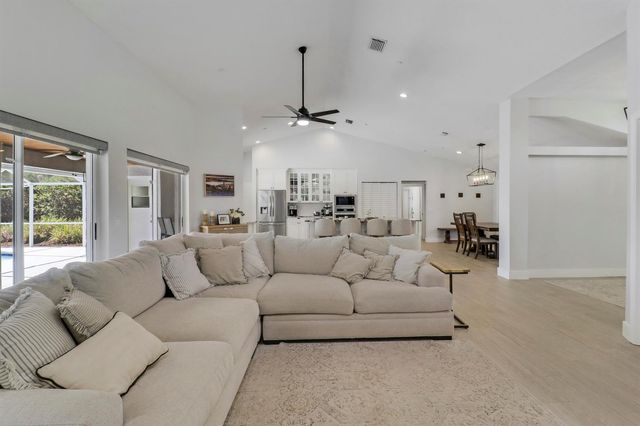 550 SE Ashley Oaks Way, Stuart, FL 34997
