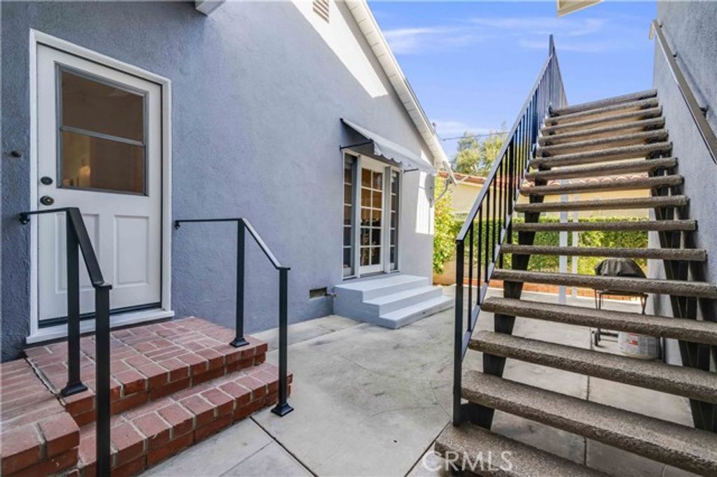 2020 Bonita Drive, Glendale, CA 91208