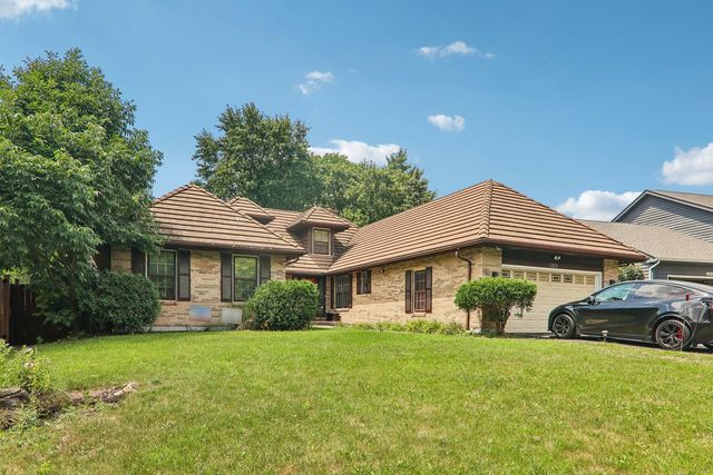 1213 Johnson Drive, Naperville, IL 60540