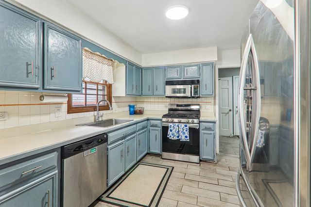 1213 Johnson Drive, Naperville, IL 60540