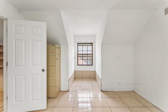 1213 Johnson Drive, Naperville, IL 60540