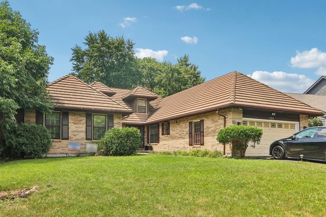 1213 Johnson Drive, Naperville, IL 60540