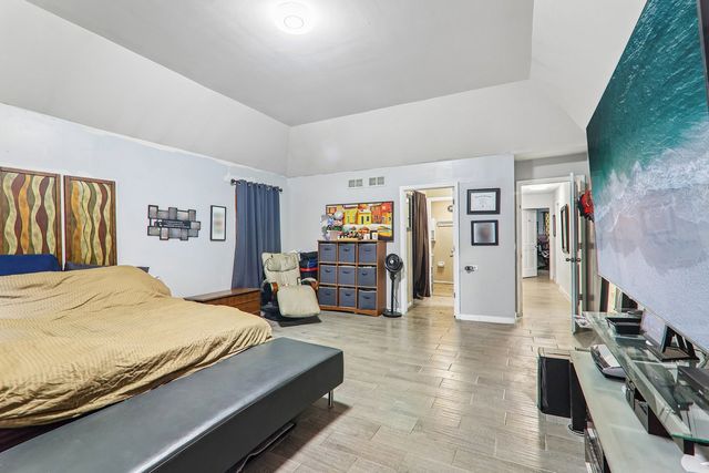 1213 Johnson Drive, Naperville, IL 60540