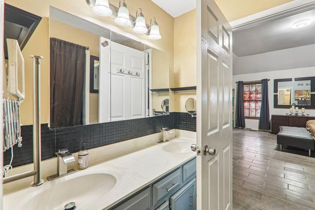 1213 Johnson Drive, Naperville, IL 60540