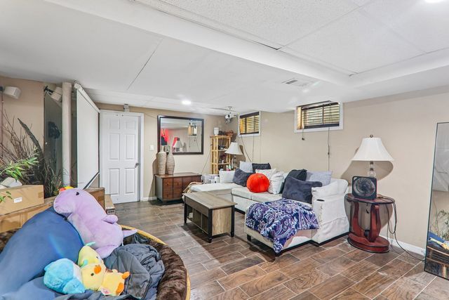 1213 Johnson Drive, Naperville, IL 60540