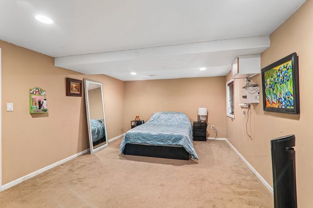 1213 Johnson Drive, Naperville, IL 60540