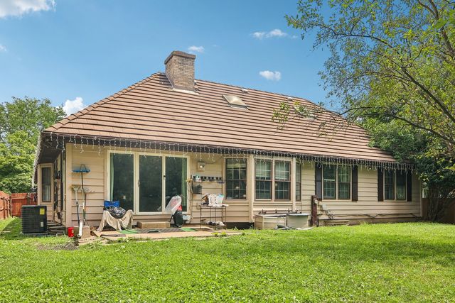 1213 Johnson Drive, Naperville, IL 60540
