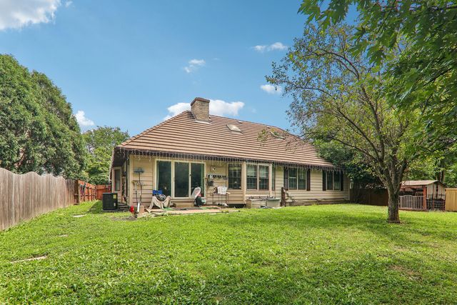 1213 Johnson Drive, Naperville, IL 60540