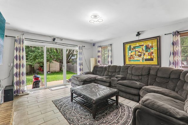 1213 Johnson Drive, Naperville, IL 60540