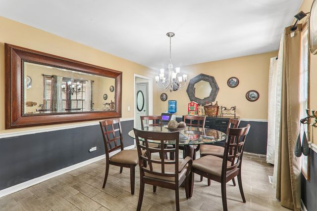 1213 Johnson Drive, Naperville, IL 60540