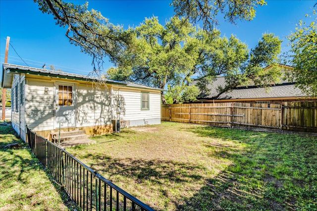 116 E Moeller ST, Bertram, TX 78605