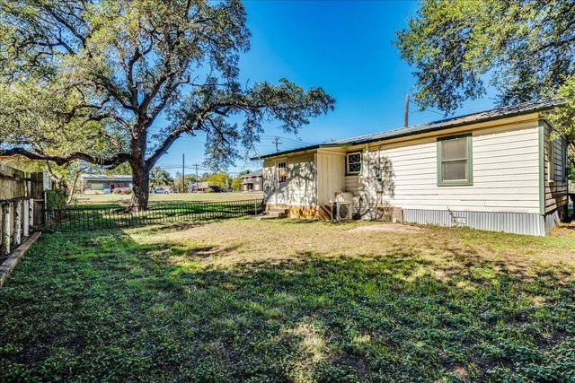 116 E Moeller ST, Bertram, TX 78605