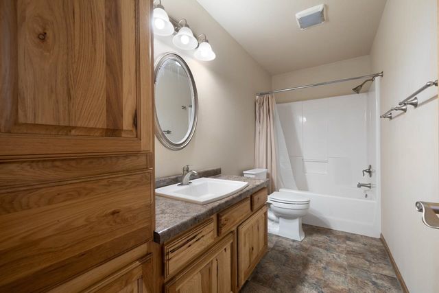 2844 Grey Eagle Pass, Minot, ND 58703
